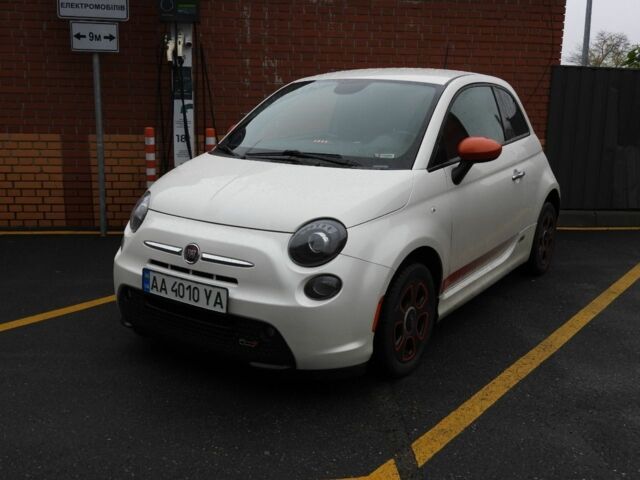 Белый Фиат 500, объемом двигателя 0 л и пробегом 103 тыс. км за 6917 $, фото 1 на Automoto.ua