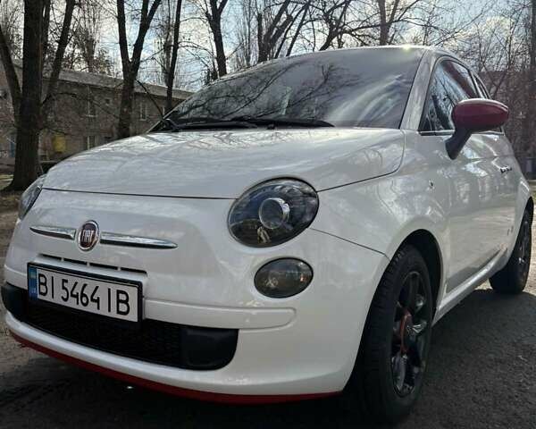 Белый Фиат 500, объемом двигателя 1.37 л и пробегом 103 тыс. км за 10000 $, фото 1 на Automoto.ua