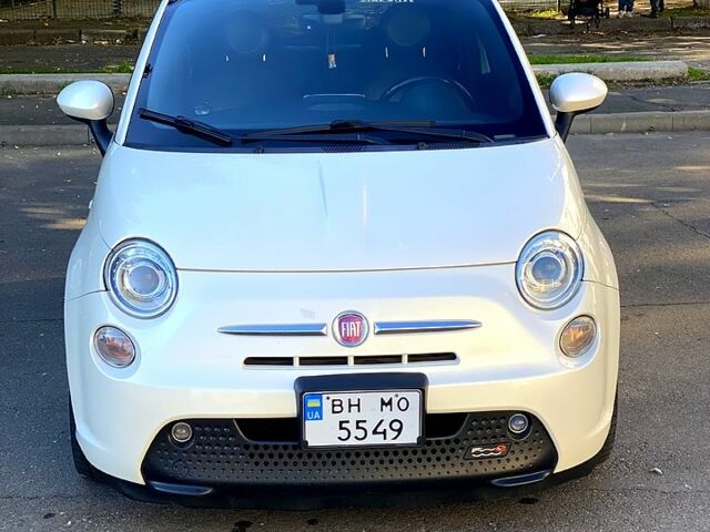 Белый Фиат 500, объемом двигателя 0 л и пробегом 121 тыс. км за 7950 $, фото 1 на Automoto.ua