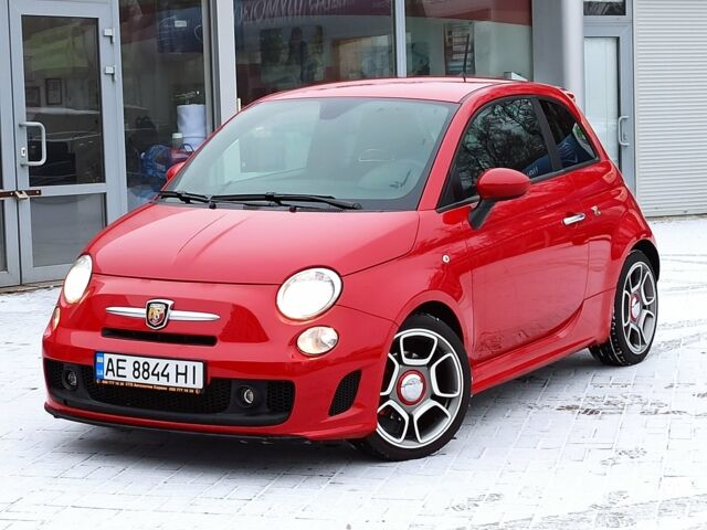 Красный Фиат 500, объемом двигателя 1.4 л и пробегом 73 тыс. км за 10450 $, фото 1 на Automoto.ua