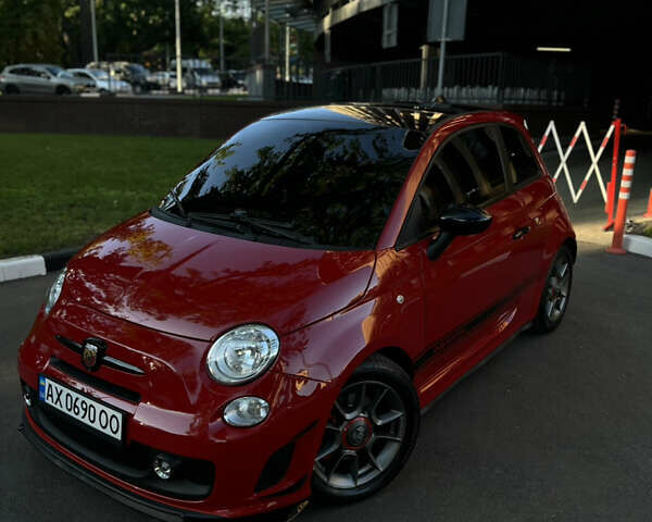 Красный Фиат 500, объемом двигателя 1.4 л и пробегом 101 тыс. км за 10000 $, фото 1 на Automoto.ua