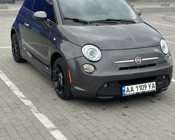 Серый Фиат 500, объемом двигателя 0 л и пробегом 22 тыс. км за 8500 $, фото 1 на Automoto.ua