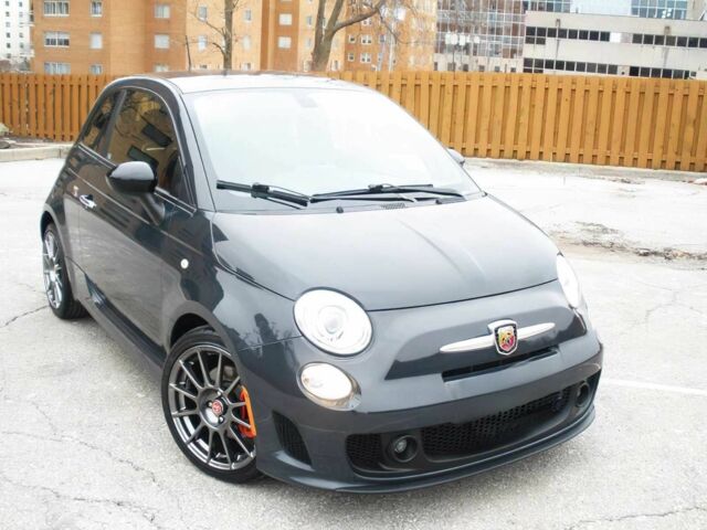 Серый Фиат 500, объемом двигателя 1.4 л и пробегом 56 тыс. км за 3000 $, фото 1 на Automoto.ua