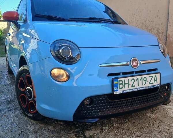 Синий Фиат 500, объемом двигателя 0 л и пробегом 142 тыс. км за 8000 $, фото 1 на Automoto.ua