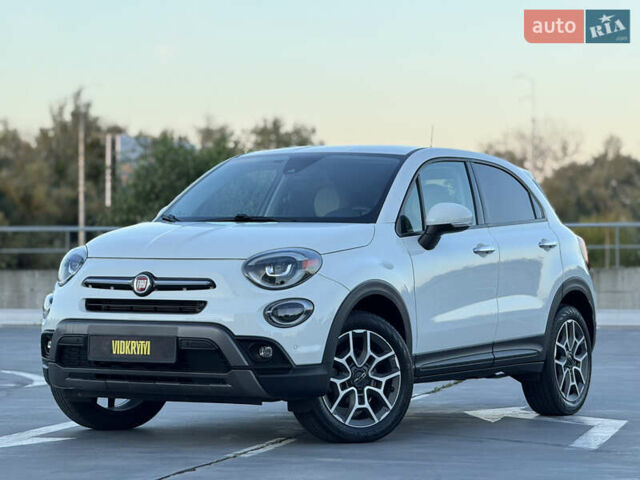 Белый Фиат 500 X, объемом двигателя 1.3 л и пробегом 59 тыс. км за 15950 $, фото 1 на Automoto.ua