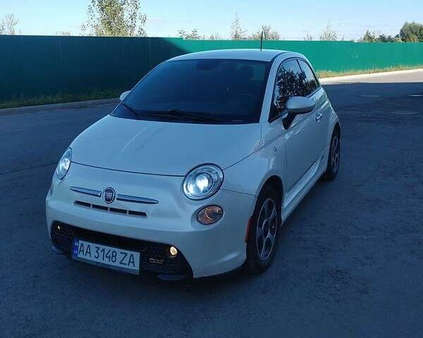 Белый Фиат 500e, объемом двигателя 0 л и пробегом 138 тыс. км за 5500 $, фото 1 на Automoto.ua