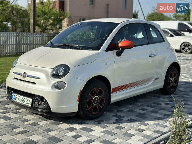 Белый Фиат 500e, объемом двигателя 0 л и пробегом 96 тыс. км за 6500 $, фото 1 на Automoto.ua