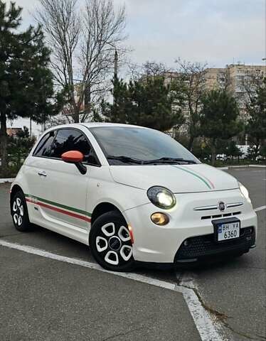 Белый Фиат 500e, объемом двигателя 0 л и пробегом 58 тыс. км за 7500 $, фото 1 на Automoto.ua