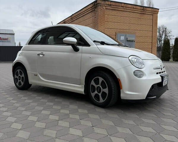 Белый Фиат 500e, объемом двигателя 0 л и пробегом 84 тыс. км за 7390 $, фото 1 на Automoto.ua