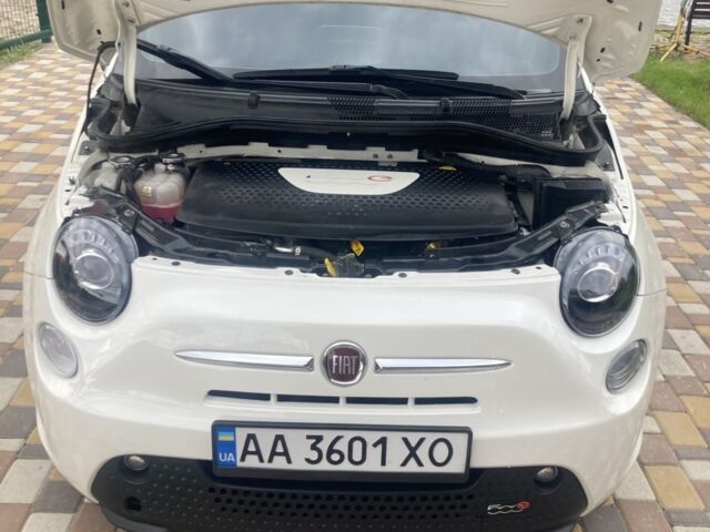 Білий Фіат 500e, об'ємом двигуна 0 л та пробігом 54 тис. км за 9500 $, фото 1 на Automoto.ua