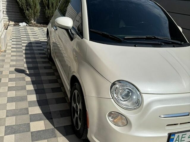 Білий Фіат 500e, об'ємом двигуна 0 л та пробігом 96 тис. км за 7800 $, фото 1 на Automoto.ua