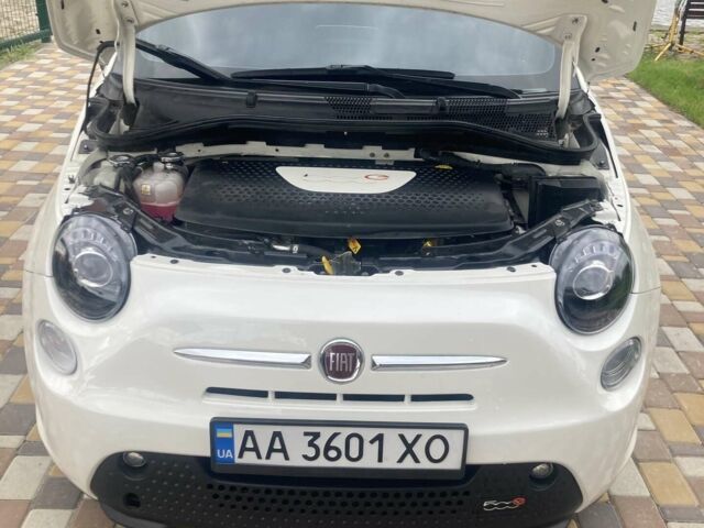Белый Фиат 500e, объемом двигателя 0 л и пробегом 54 тыс. км за 9500 $, фото 1 на Automoto.ua