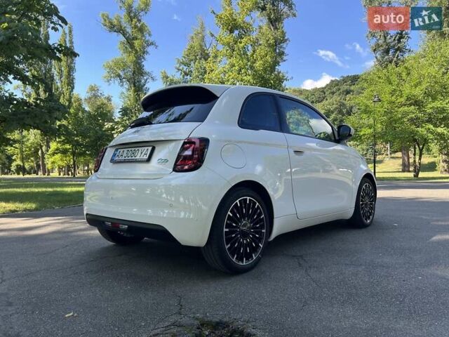 Белый Фиат 500e, объемом двигателя 0 л и пробегом 33 тыс. км за 16700 $, фото 1 на Automoto.ua