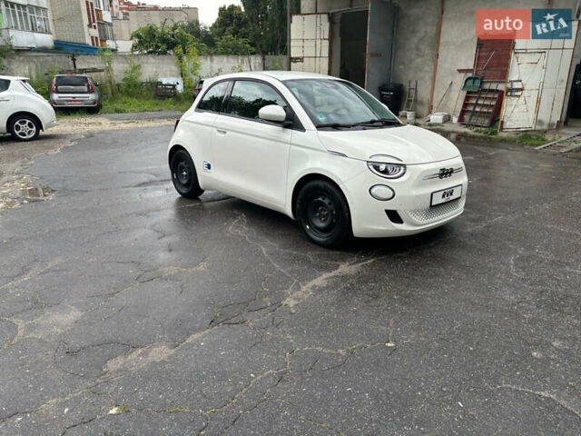 Белый Фиат 500e, объемом двигателя 0 л и пробегом 36 тыс. км за 15000 $, фото 1 на Automoto.ua