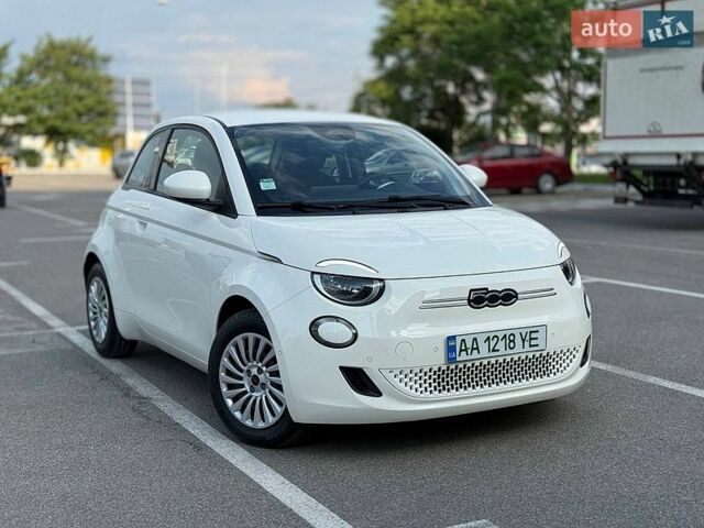 Белый Фиат 500e, объемом двигателя 0 л и пробегом 13 тыс. км за 12600 $, фото 1 на Automoto.ua