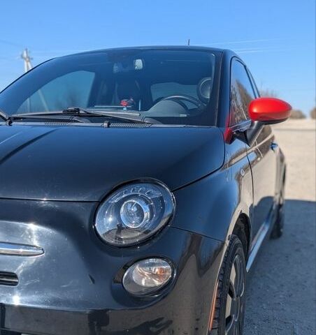 Чорний Фіат 500e, об'ємом двигуна 0 л та пробігом 111 тис. км за 5800 $, фото 1 на Automoto.ua