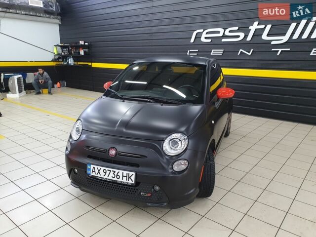 Черный Фиат 500e, объемом двигателя 0 л и пробегом 60 тыс. км за 8200 $, фото 1 на Automoto.ua