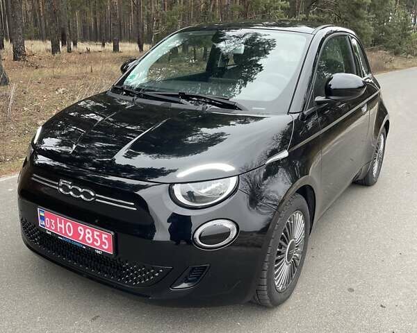 Черный Фиат 500e, объемом двигателя 0 л и пробегом 19 тыс. км за 14500 $, фото 1 на Automoto.ua