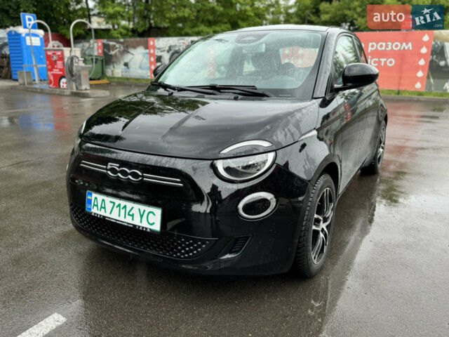Чорний Фіат 500e, об'ємом двигуна 0 л та пробігом 28 тис. км за 13500 $, фото 1 на Automoto.ua