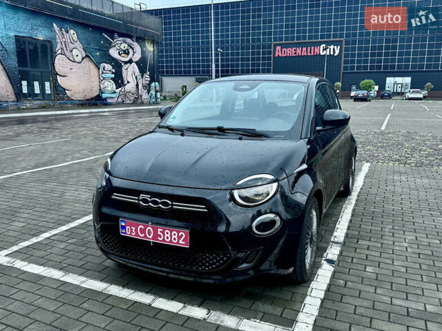 Черный Фиат 500e, объемом двигателя 0 л и пробегом 14 тыс. км за 16499 $, фото 1 на Automoto.ua