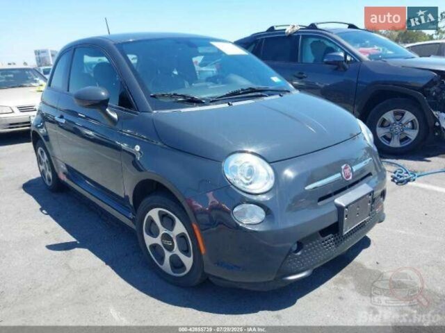 Фиат 500e, объемом двигателя 0 л и пробегом 29 тыс. км за 10999 $, фото 1 на Automoto.ua