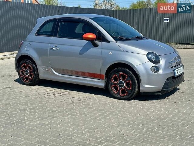 Серый Фиат 500e, объемом двигателя 0 л и пробегом 131 тыс. км за 5750 $, фото 1 на Automoto.ua