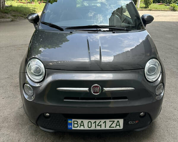 Серый Фиат 500e, объемом двигателя 0 л и пробегом 45 тыс. км за 10200 $, фото 1 на Automoto.ua