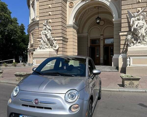 Серый Фиат 500e, объемом двигателя 0 л и пробегом 123 тыс. км за 8000 $, фото 1 на Automoto.ua