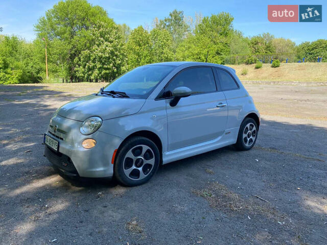 Серый Фиат 500e, объемом двигателя 0 л и пробегом 61 тыс. км за 8550 $, фото 1 на Automoto.ua