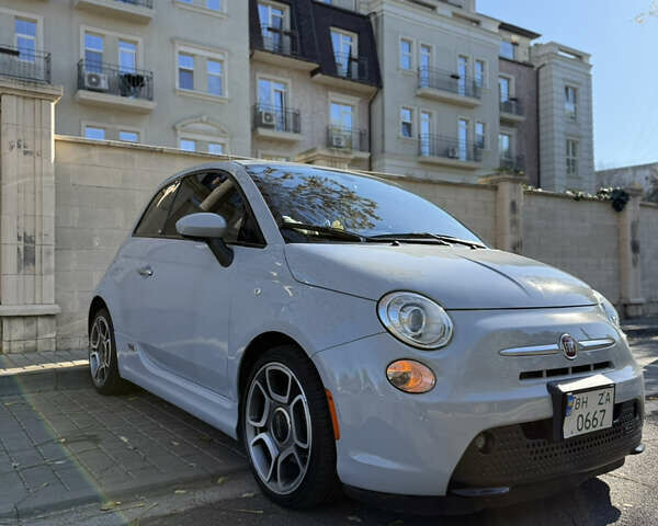 Серый Фиат 500e, объемом двигателя 0 л и пробегом 79 тыс. км за 9200 $, фото 1 на Automoto.ua