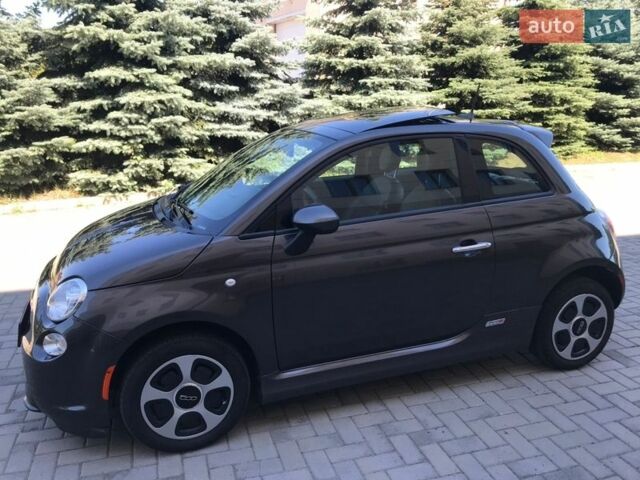 Серый Фиат 500e, объемом двигателя 0 л и пробегом 42 тыс. км за 10400 $, фото 1 на Automoto.ua