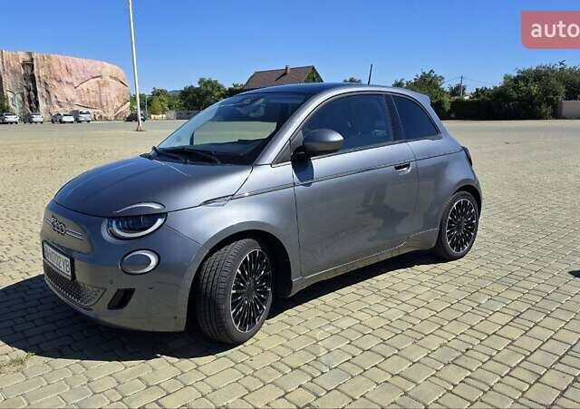 Серый Фиат 500e, объемом двигателя 0 л и пробегом 78 тыс. км за 15900 $, фото 1 на Automoto.ua