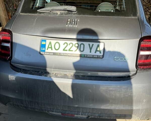 Сірий Фіат 500e, об'ємом двигуна 0 л та пробігом 4 тис. км за 13800 $, фото 1 на Automoto.ua