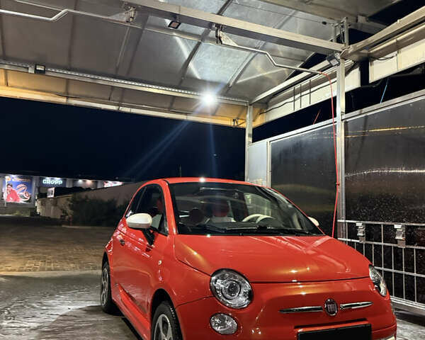 Оранжевый Фиат 500e, объемом двигателя 0 л и пробегом 61 тыс. км за 5200 $, фото 1 на Automoto.ua