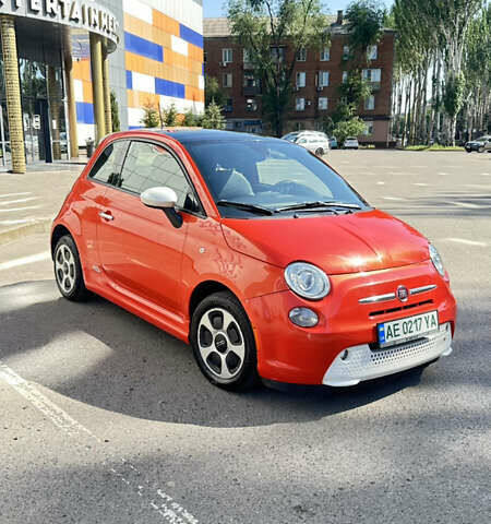 Оранжевый Фиат 500e, объемом двигателя 0 л и пробегом 67 тыс. км за 9000 $, фото 1 на Automoto.ua
