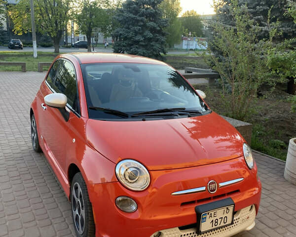 Оранжевый Фиат 500e, объемом двигателя 0 л и пробегом 71 тыс. км за 7800 $, фото 1 на Automoto.ua