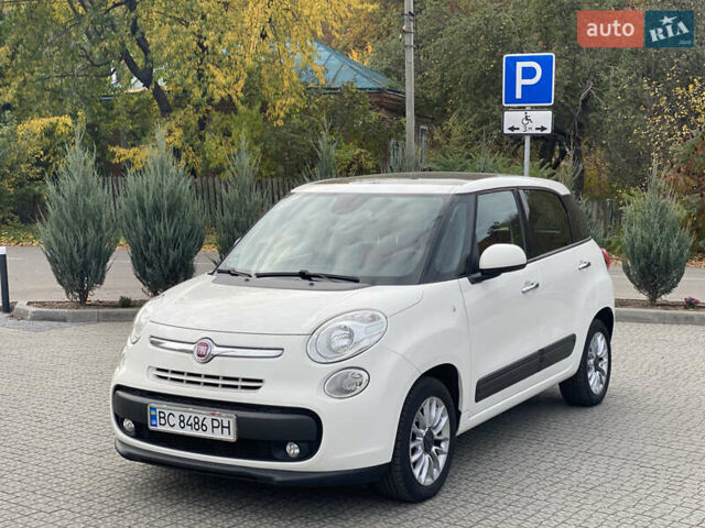 Белый Фиат 500L, объемом двигателя 1.25 л и пробегом 190 тыс. км за 9700 $, фото 1 на Automoto.ua