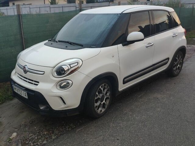 Белый Фиат 500L, объемом двигателя 1.37 л и пробегом 242 тыс. км за 7500 $, фото 1 на Automoto.ua