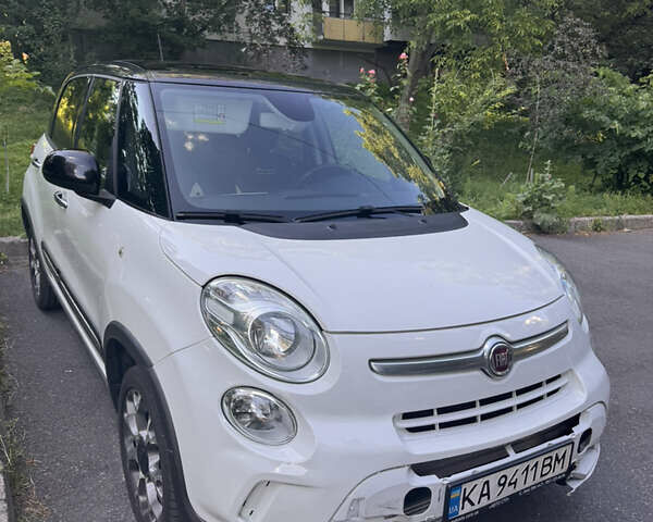 Белый Фиат 500L, объемом двигателя 1.2 л и пробегом 245 тыс. км за 7000 $, фото 1 на Automoto.ua