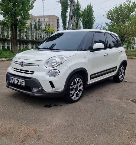 Белый Фиат 500L, объемом двигателя 1.25 л и пробегом 104 тыс. км за 9900 $, фото 1 на Automoto.ua