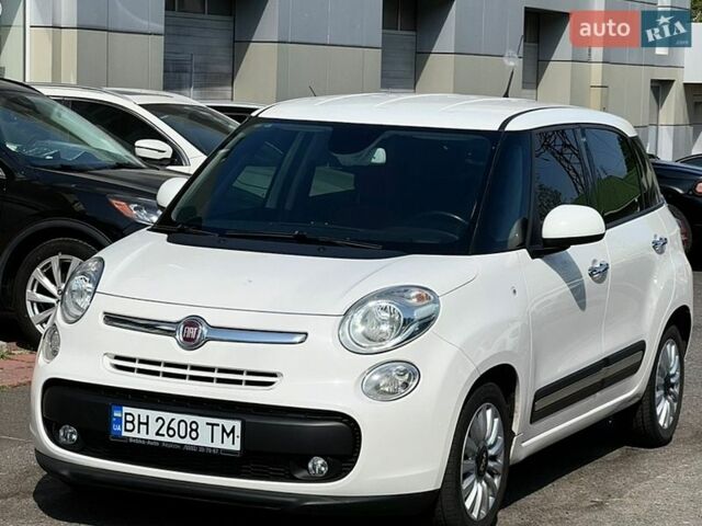 Белый Фиат 500L, объемом двигателя 1.3 л и пробегом 123 тыс. км за 8499 $, фото 1 на Automoto.ua
