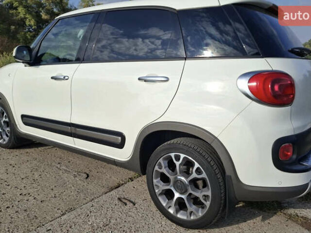 Белый Фиат 500L, объемом двигателя 1.3 л и пробегом 135 тыс. км за 10000 $, фото 1 на Automoto.ua