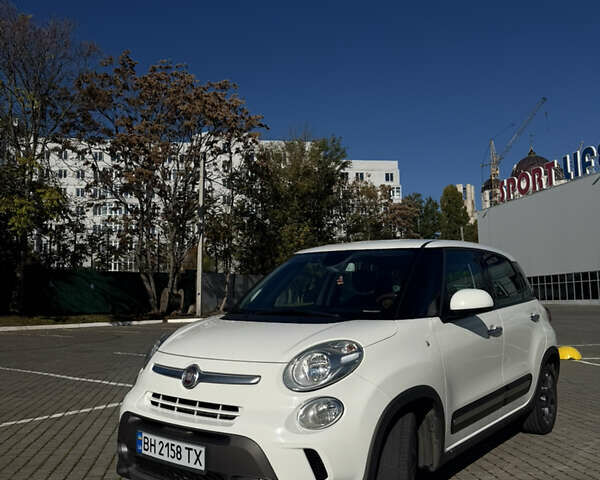 Белый Фиат 500L, объемом двигателя 1.3 л и пробегом 104 тыс. км за 9600 $, фото 1 на Automoto.ua