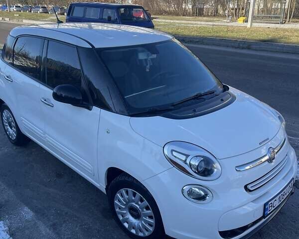 Белый Фиат 500L, объемом двигателя 1.4 л и пробегом 94 тыс. км за 6700 $, фото 1 на Automoto.ua
