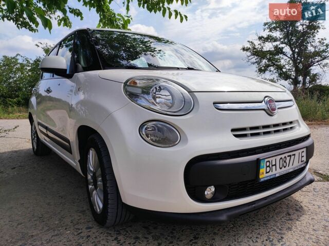 Белый Фиат 500L, объемом двигателя 1.3 л и пробегом 105 тыс. км за 8900 $, фото 1 на Automoto.ua