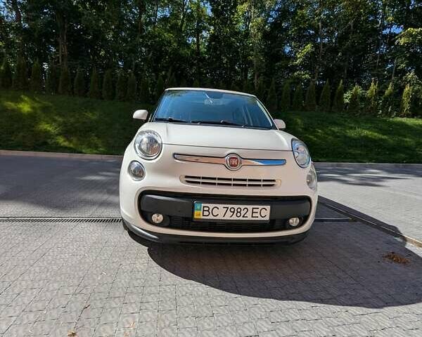 Белый Фиат 500L, объемом двигателя 1.3 л и пробегом 160 тыс. км за 9900 $, фото 1 на Automoto.ua