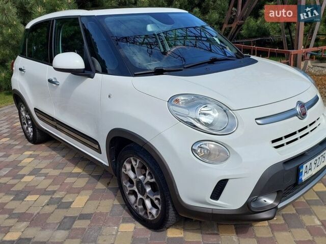 Белый Фиат 500L, объемом двигателя 1.3 л и пробегом 98 тыс. км за 9700 $, фото 1 на Automoto.ua
