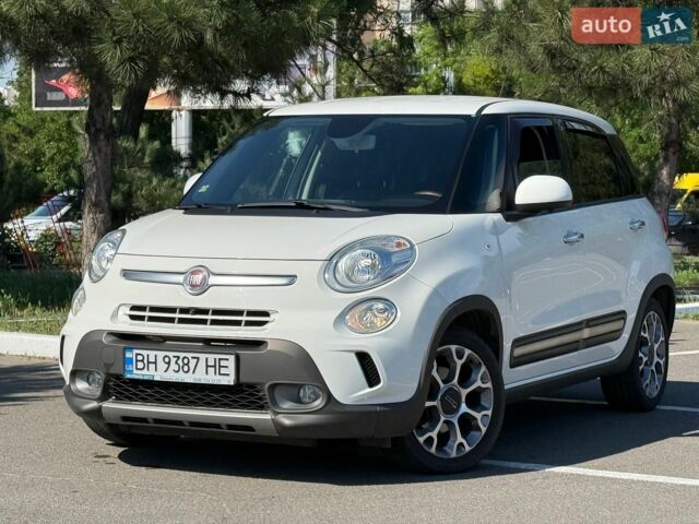 Белый Фиат 500L, объемом двигателя 1.3 л и пробегом 130 тыс. км за 11999 $, фото 1 на Automoto.ua