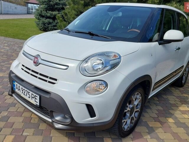 Белый Фиат 500L, объемом двигателя 1.3 л и пробегом 98 тыс. км за 9900 $, фото 1 на Automoto.ua