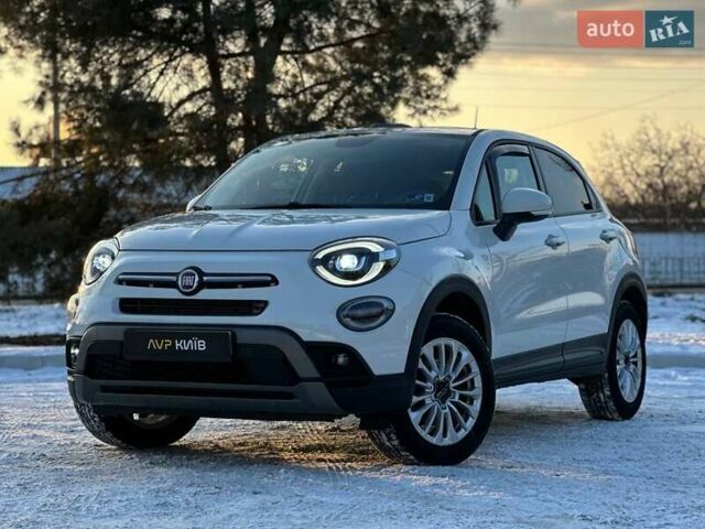 Белый Фиат 500L, объемом двигателя 1.3 л и пробегом 83 тыс. км за 14950 $, фото 1 на Automoto.ua